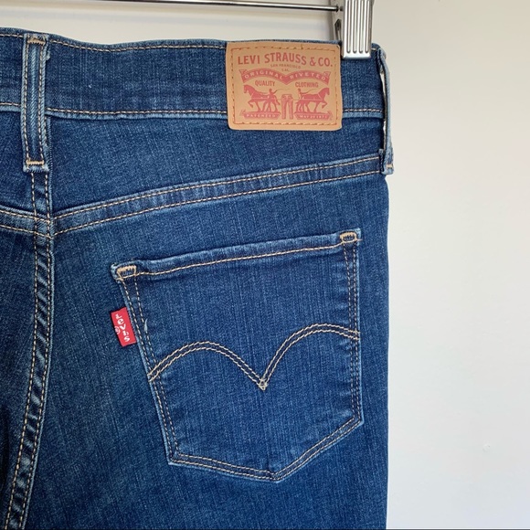 SOLD Levi’s 720 High Rise Super Skinny Distressed Jeans Size 28 - Picture 4 of 9